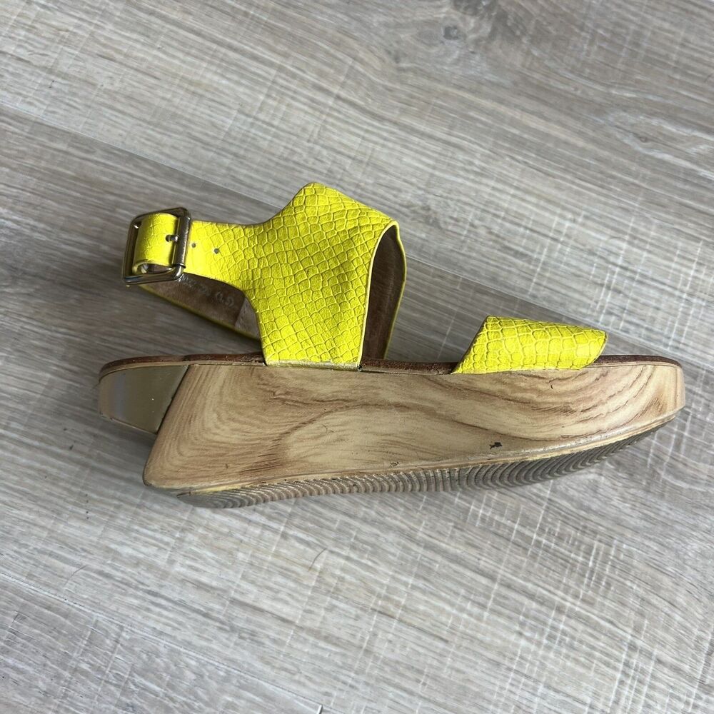 Joy & Peace Yellow Snake Skin Platform Sandals Sz 5.5 Shoes - Picture 2 of 7